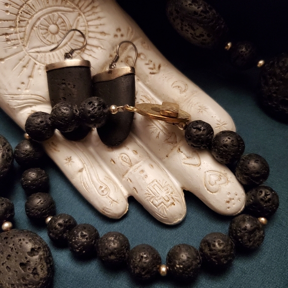 VINTAGE PIECE Gorgeous Genuine Lava Rock 3-Piece Jewelry Set - Picture 3 of 6
